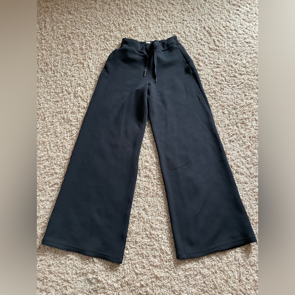 AirEssentials Wide Leg Pant